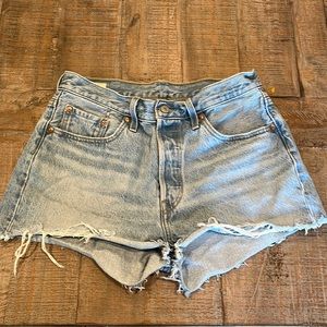 Levi 501 Cut Off Shorts Size 29